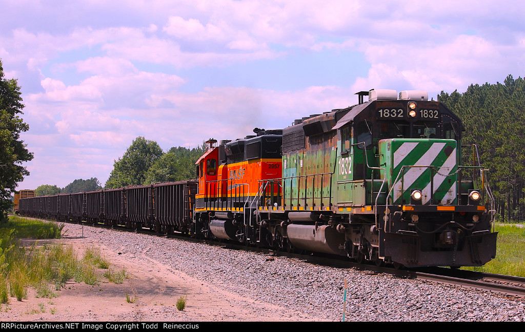 BNSF 1832